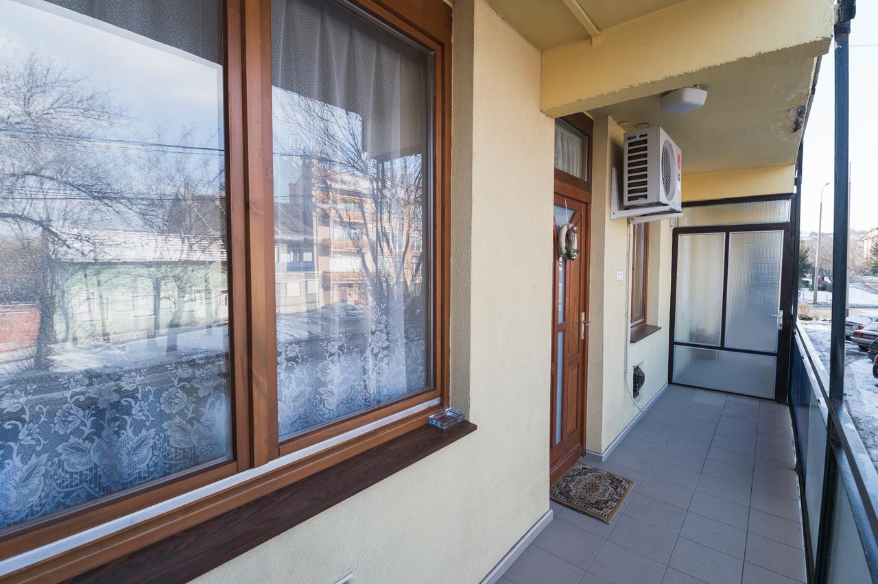 Lujzi Apartman Eger Exterior photo